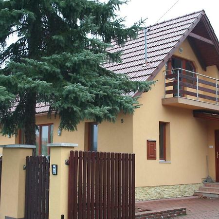 Apartamento Treasure Deluxe House Miskolc Exterior foto