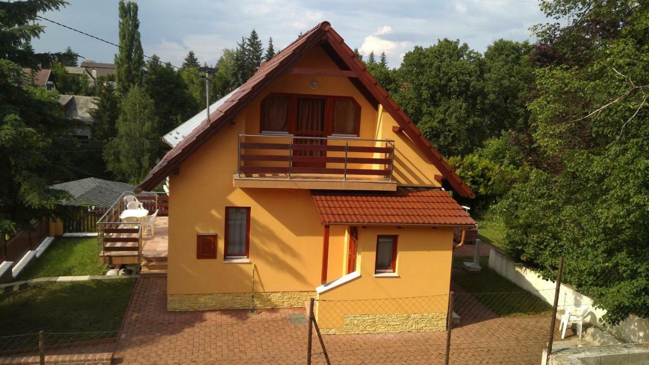 Apartamento Treasure Deluxe House Miskolc Exterior foto